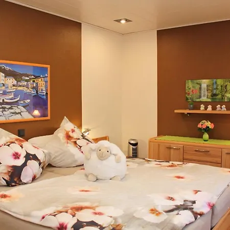 Heuer Apartment *